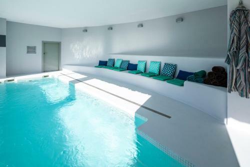 Villa Infinity -amazing Luxury Villa 3 Pools & Jacuzzi