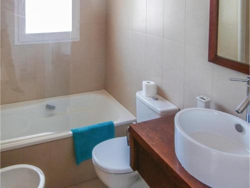 Three-bedroom Holiday Home In Roldan