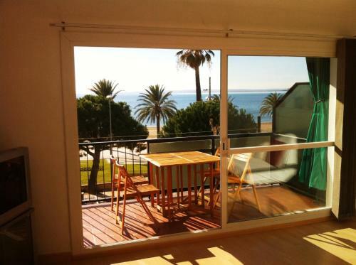 Apartamento Primera Linea De Mar Centro Roses
