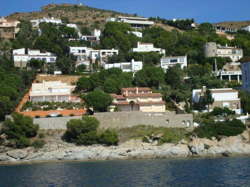 Apartamento En Roses Con Excelentes Vistas Al Mar