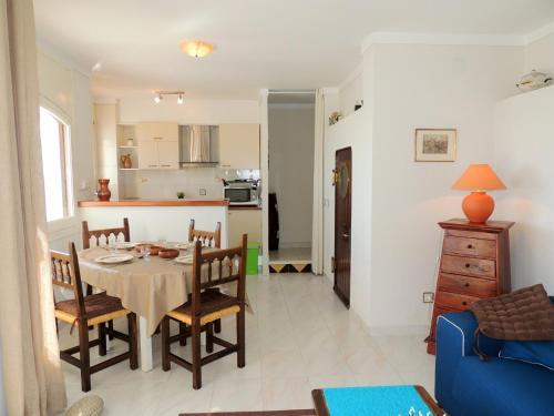Apartamento En Roses Con Excelentes Vistas Al Mar