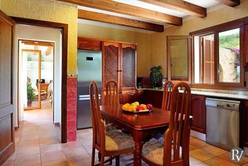 S'horta Villa Sleeps 10 Pool Air Con Wifi