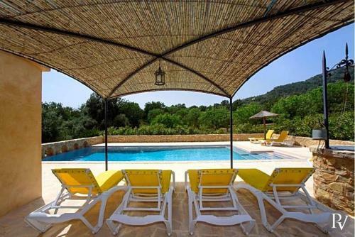 S'horta Villa Sleeps 10 Pool Air Con Wifi