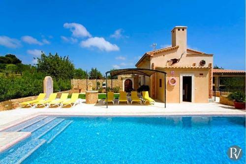 S'horta Villa Sleeps 10 Pool Air Con Wifi