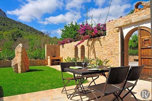 S'horta Villa Sleeps 10 Pool Air Con Wifi