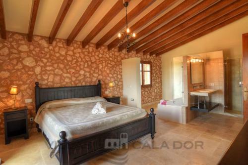 Agroturismo S'horta Villa Sleeps 8