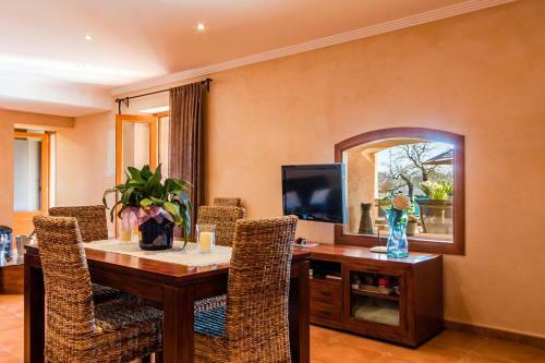 Sa Pobla Villa Sleeps 8 Pool Air Con Wifi