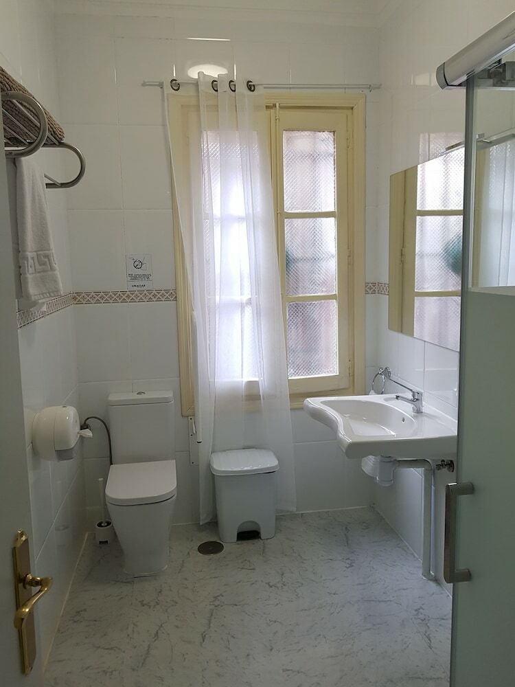 Hotel Hostal Salamanca Home