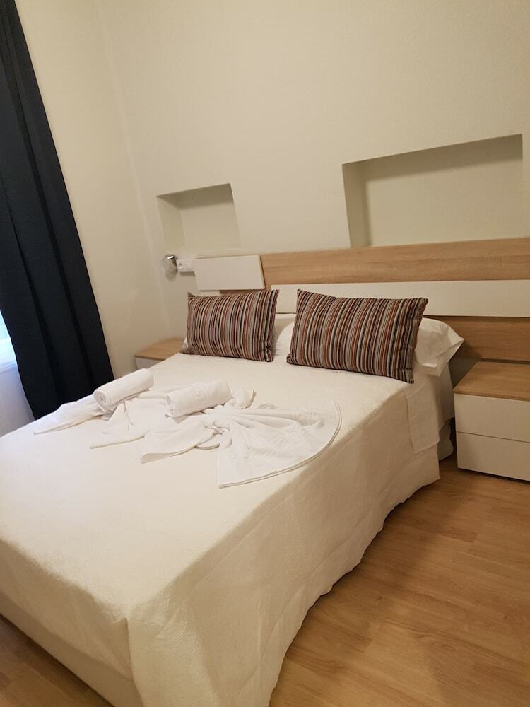 Hotel Hostal Salamanca Home
