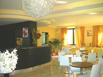 Residencia Park Village Hotel