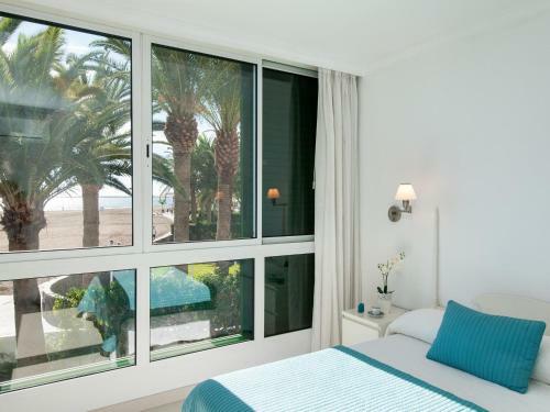 Beachfront Apartment Las Burras Mra 02