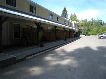 Hotel Riverside Resort Motel And Campground