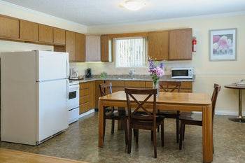 Hotel Riverside Resort Motel And Campground