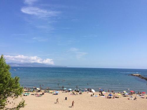 Villa Montserrat 2-st. Mart� D'emp.