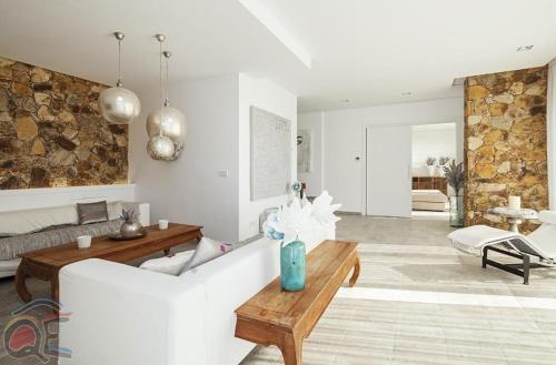 Santa Cristina De Aro Villa Sleeps 8 Pool Air Con