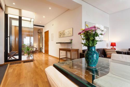 Artists Design - Space Maison Apartments