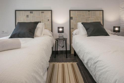 Modern And Spacious Apartment. Private Patio