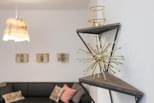 Modern And Spacious Apartment. Private Patio