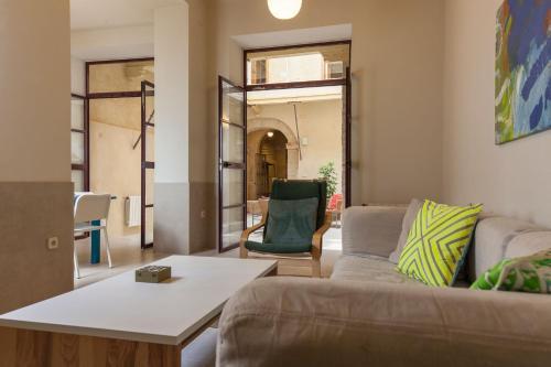Fantastic 3-floor Apartment With Private Terrace