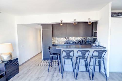 Chic Sea Views Apartment