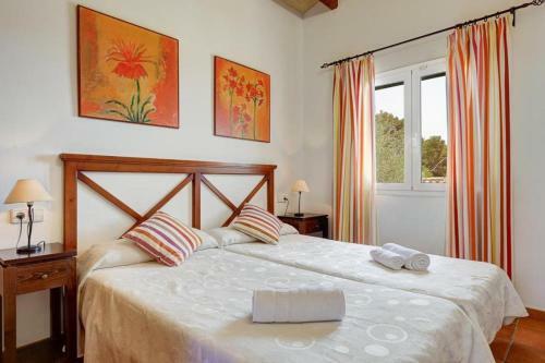 Son Bou Villa Sleeps 13 Pool Air Con Wifi