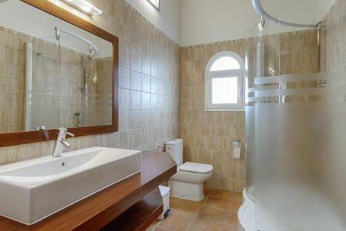 Son Bou Villa Sleeps 13 Pool Air Con Wifi