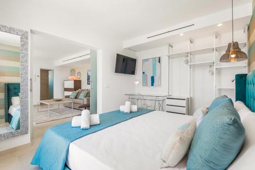 Apartamento La Marisma - Suite & Rental Car