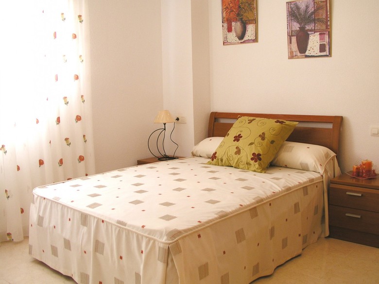 Apartamentos 2� L�nea Multiservicios Marina D�or