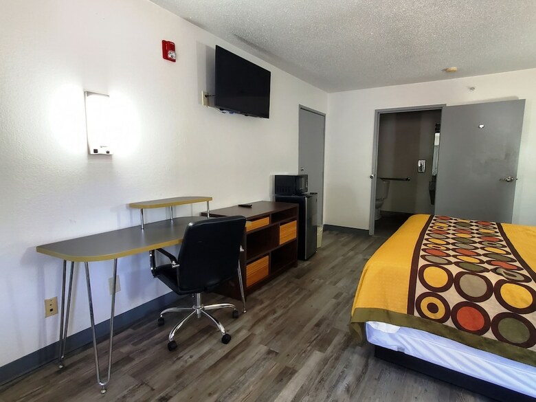 Hotel Super 8 Arlington East