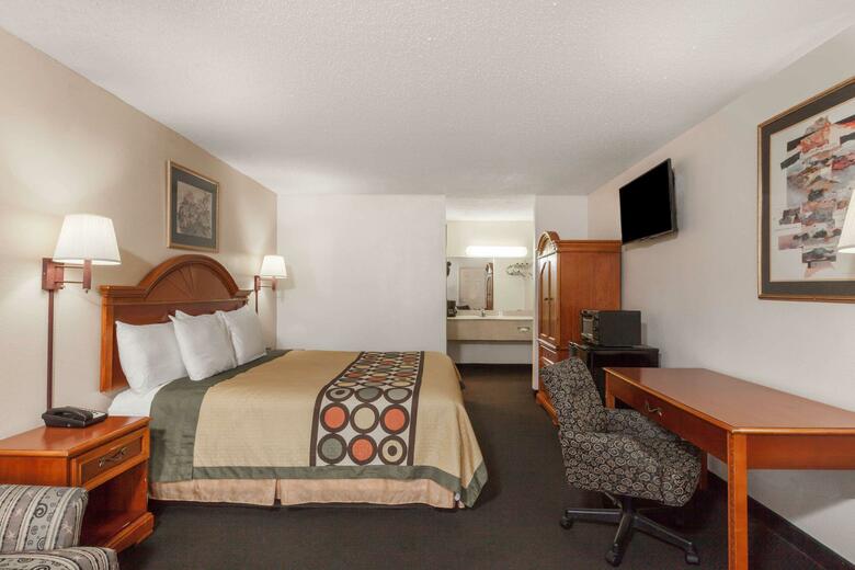 Hotel Super 8 Arlington East
