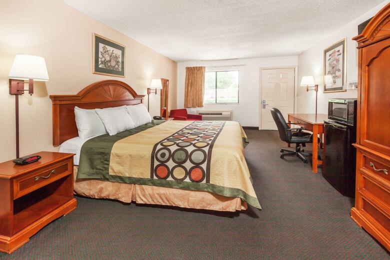 Hotel Super 8 Arlington East