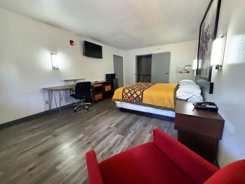 Hotel Super 8 Arlington East