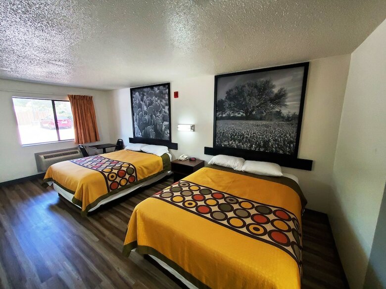 Hotel Super 8 Arlington East