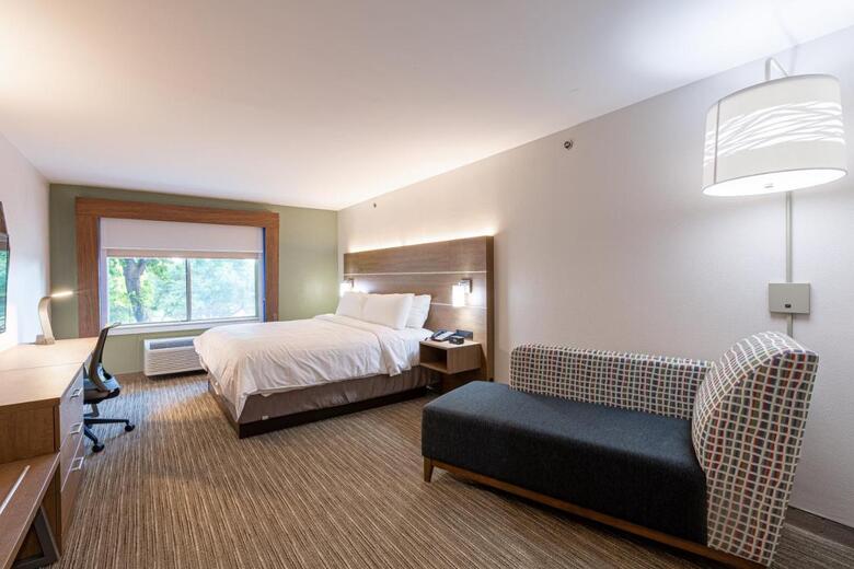 Holiday Inn Express And Suites Arlington North - Stadium Area, An Ihg Hotel