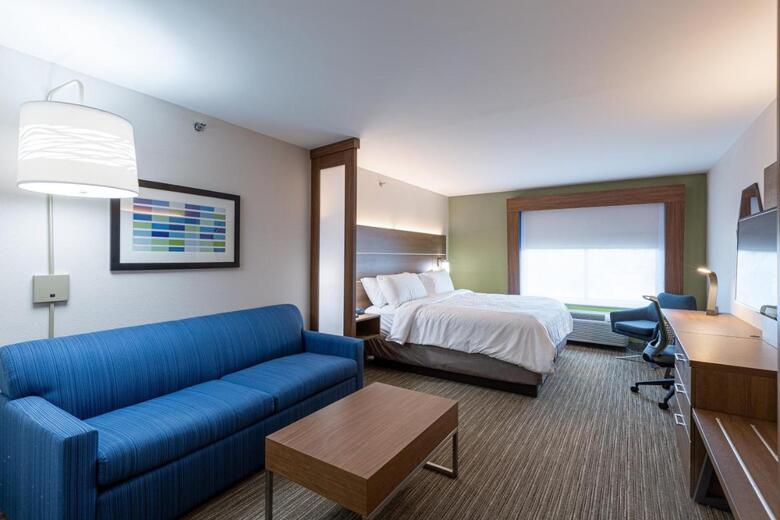 Holiday Inn Express And Suites Arlington North - Stadium Area, An Ihg Hotel