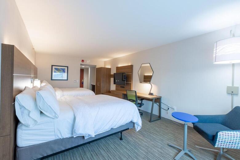 Holiday Inn Express And Suites Arlington North - Stadium Area, An Ihg Hotel