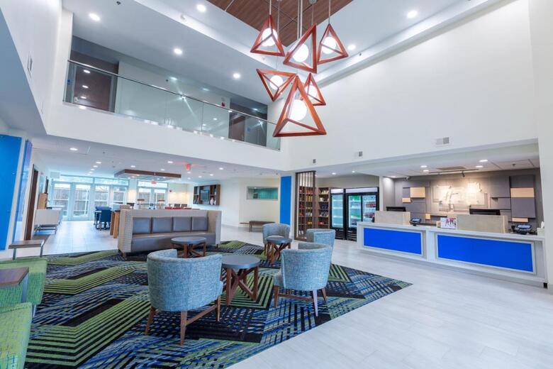 Holiday Inn Express And Suites Arlington North - Stadium Area, An Ihg Hotel