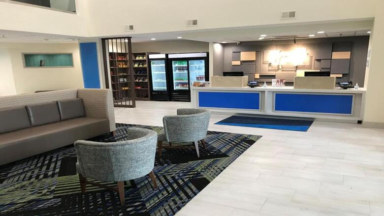 Holiday Inn Express And Suites Arlington North - Stadium Area, An Ihg Hotel