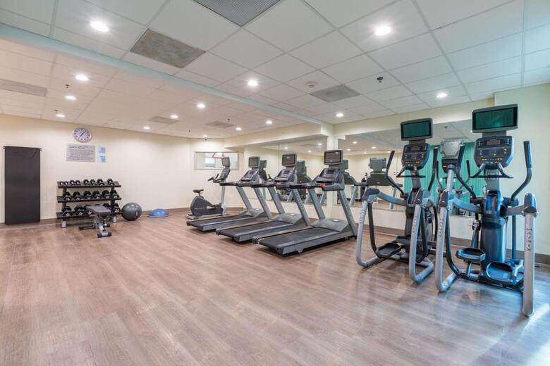 Holiday Inn Express And Suites Arlington North - Stadium Area, An Ihg Hotel