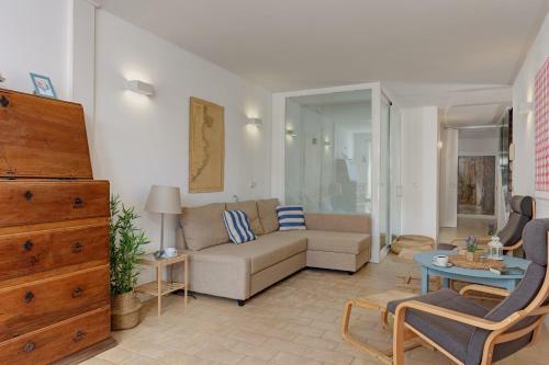 Tamariu Apartment Sleeps 8 Wifi