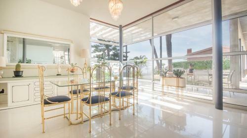 Luxury Beachfront Villa In Tarragona