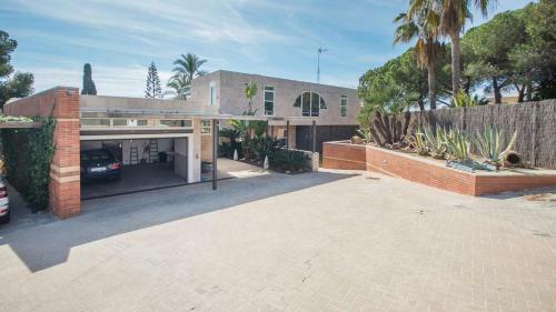 Luxury Beachfront Villa In Tarragona