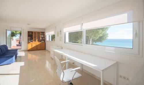 Villa Limonium With Sea Views