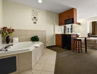 Hotel Microtel Inn And Suites Cherokee