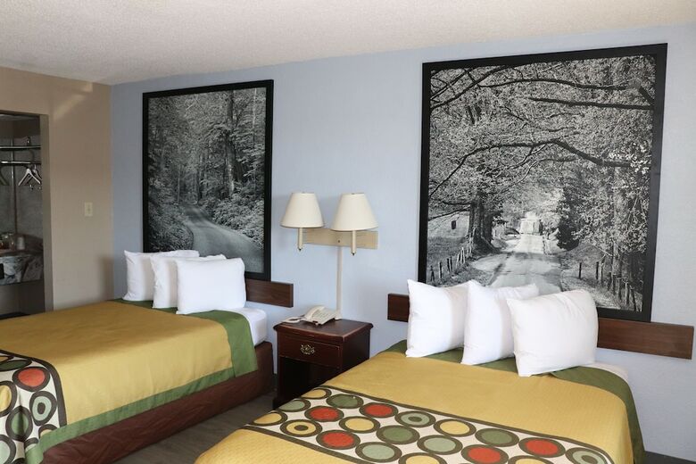 Hotel Super 8 Clarksville East
