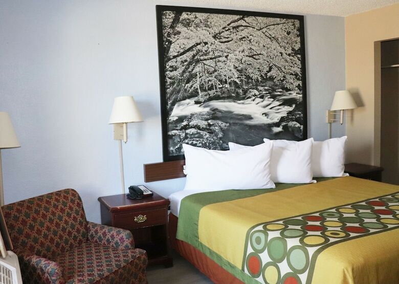 Hotel Super 8 Clarksville East