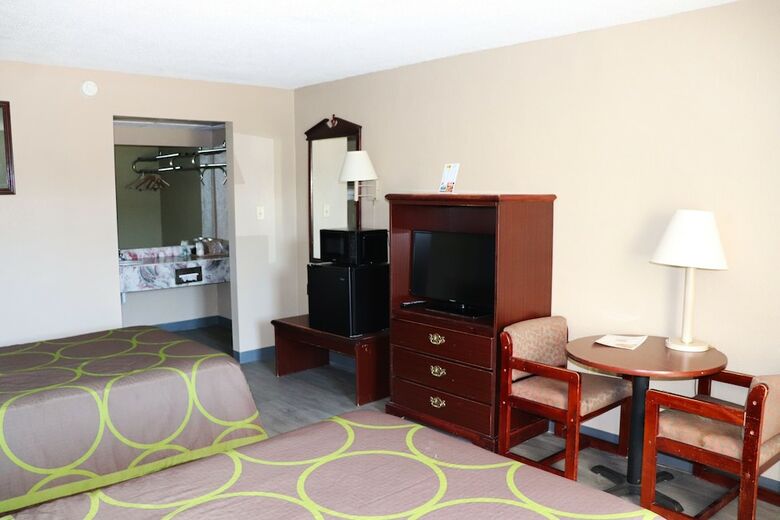 Hotel Super 8 Clarksville East