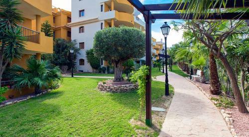 Sunny And Beach Apartment