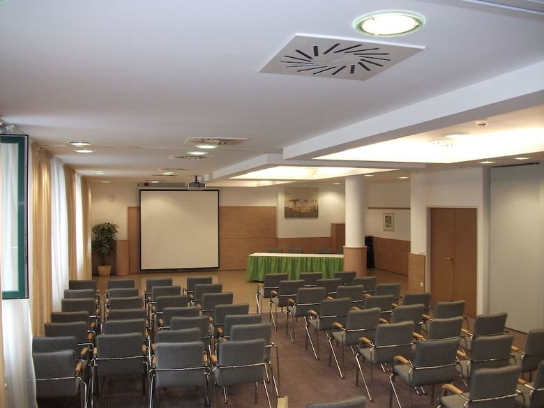 Famulus Hotel