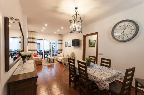 Lets Holidays Big And Centric Apartment